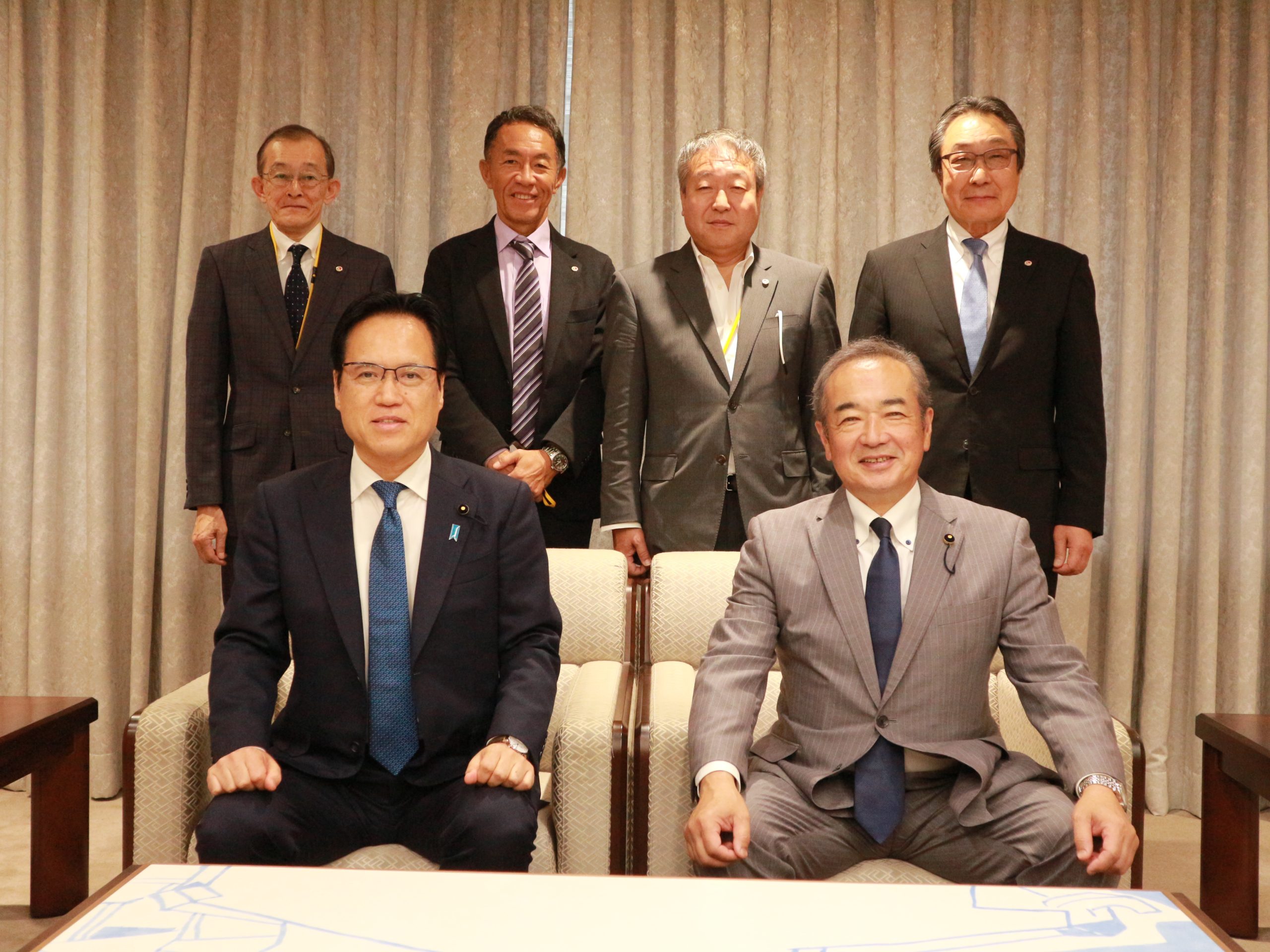 神奈川県議会正副議長を表敬訪問しました。